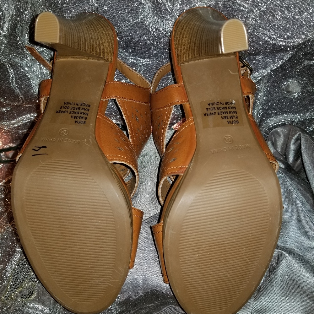 Me Too heels - Picture 2 of 2